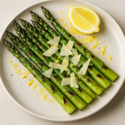 Side Dish: Italy – Asparagi alla griglia con limone e Parmigiano a scaglie