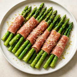Appetizer: Italy – Asparagi avvolti nel prosciutto (Asparagus wrapped in prosciutto)